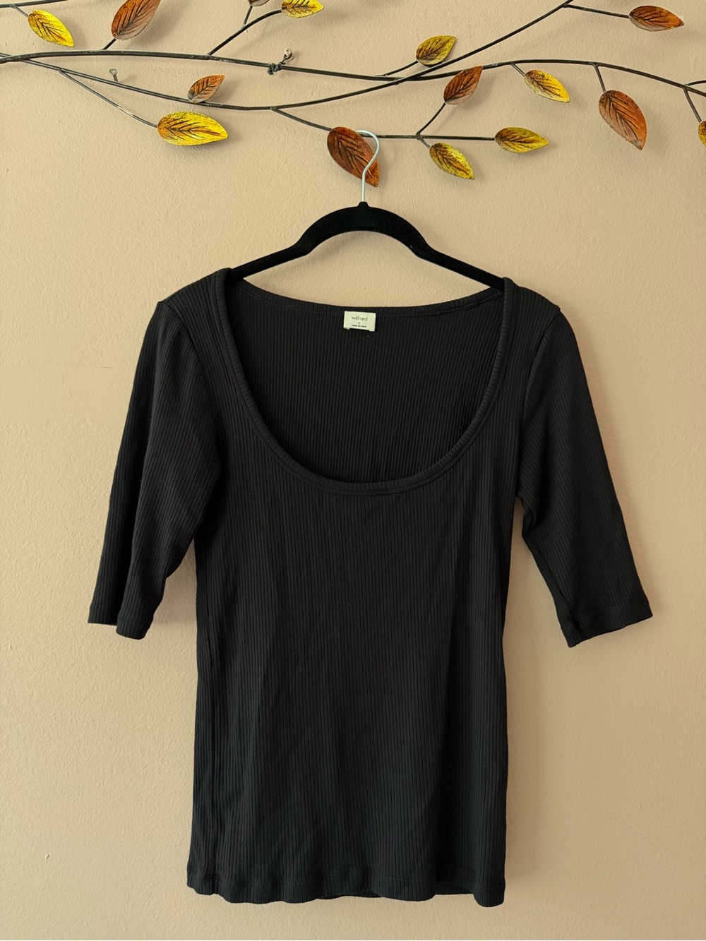 Wilfred Aritzia | Black Scoop Neck Ribbed Top